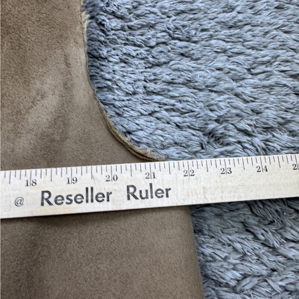 Neiman Marcus Camel Faux Shearling Vest - Picture 5 of 6